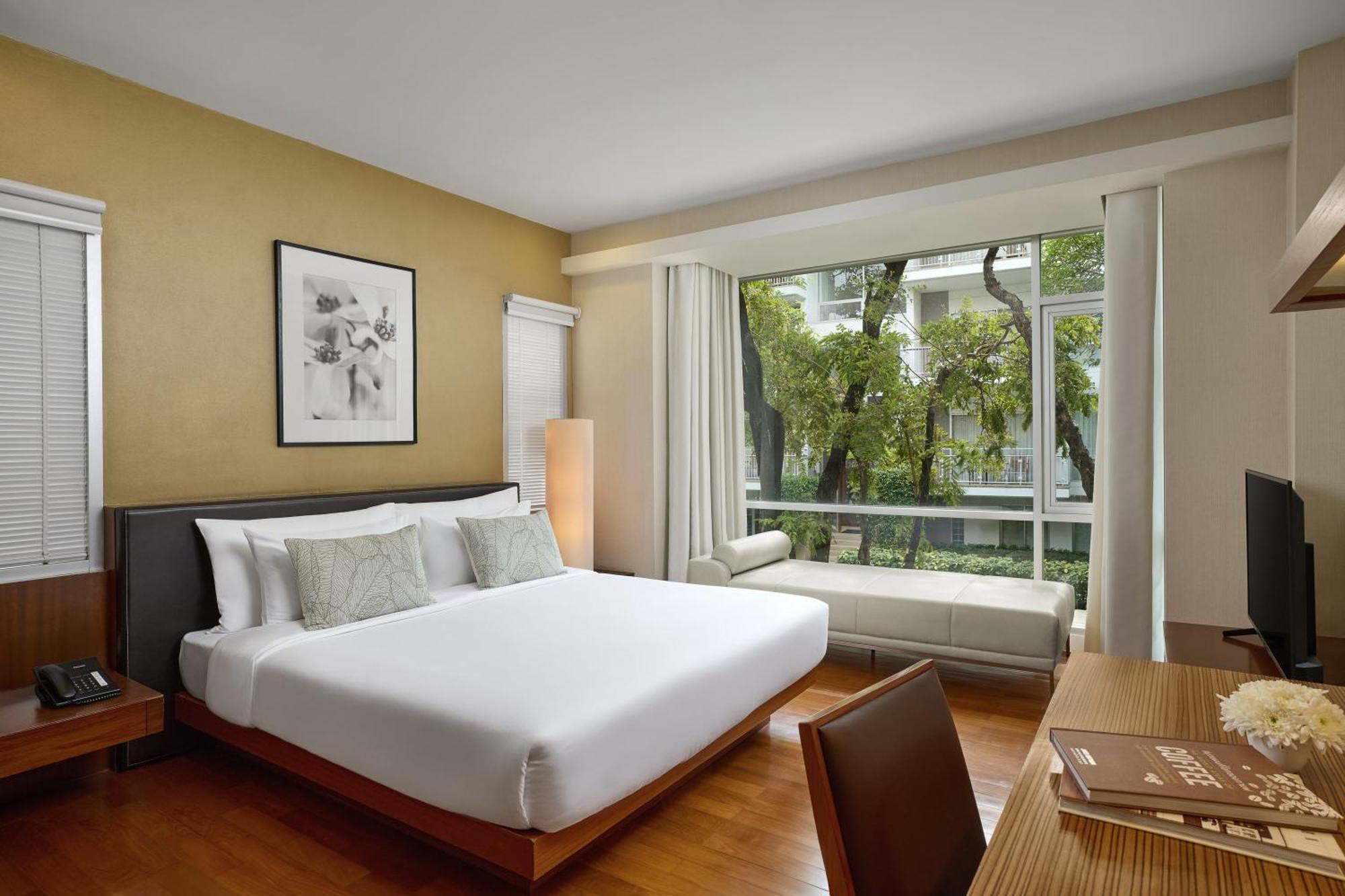 Khách sạn The Park Nine Srinakarin