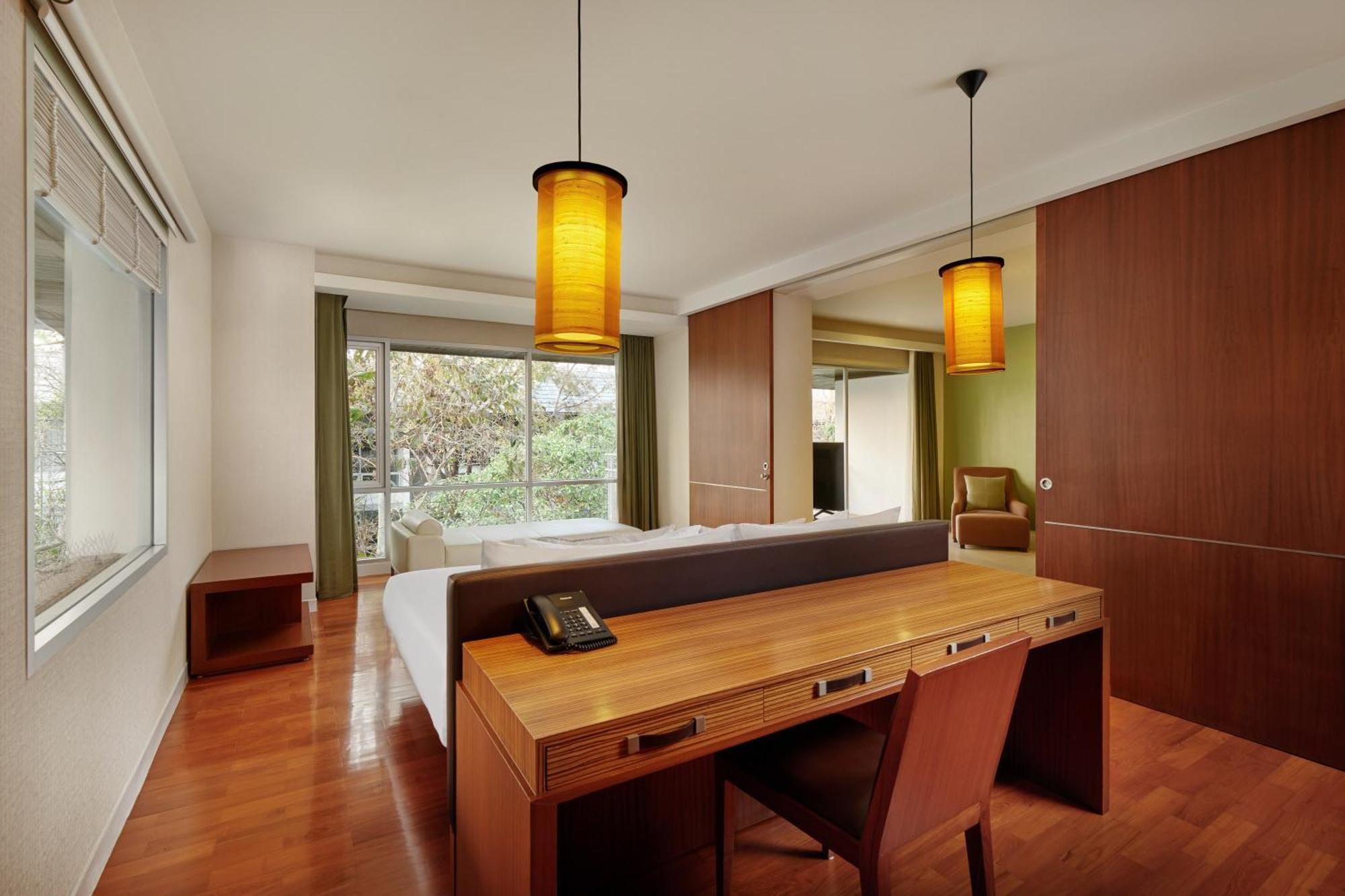 The Park Nine Srinakarin Khách sạn 4*