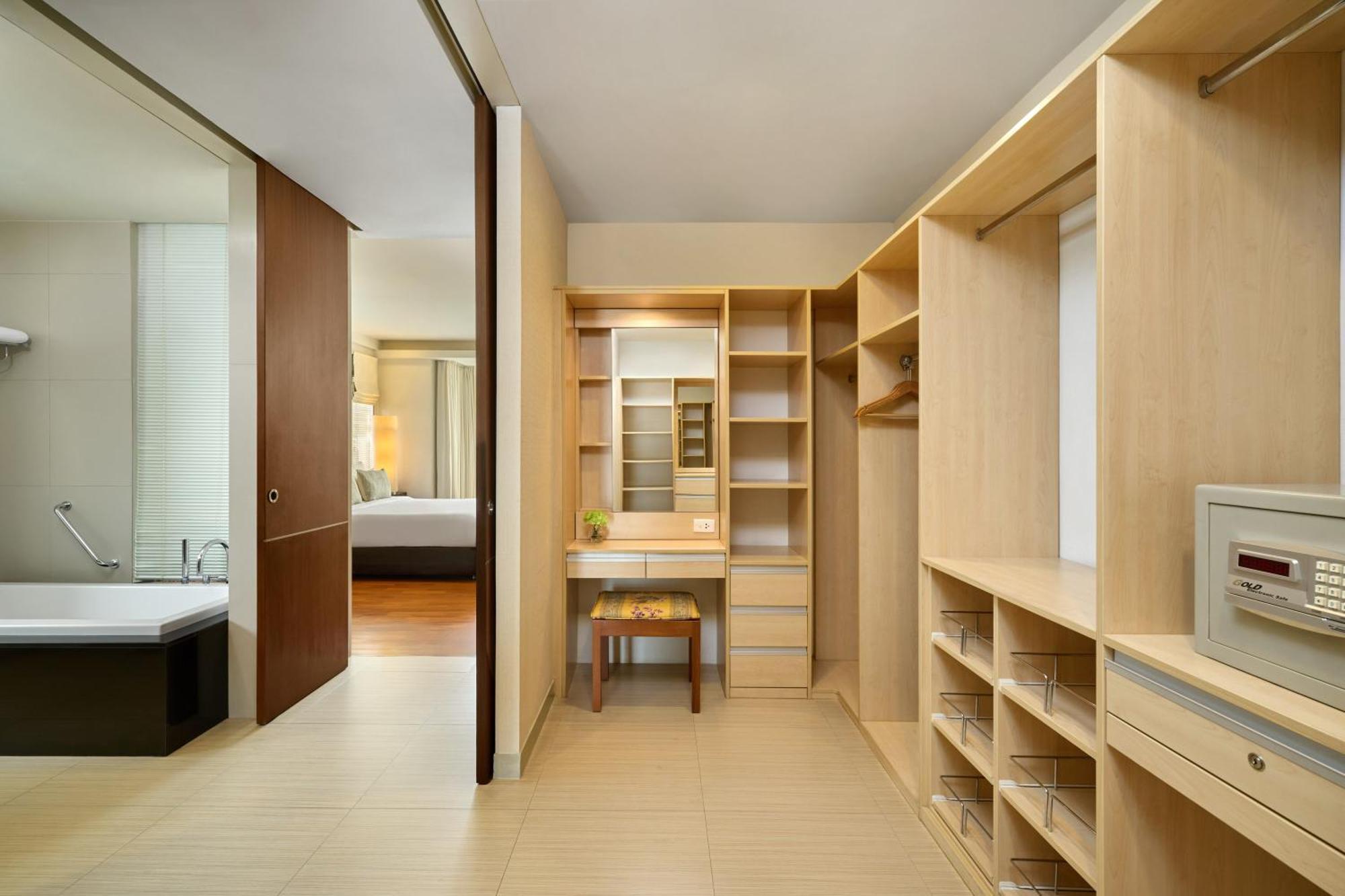 The Park Nine Srinakarin Khách sạn Bangkok